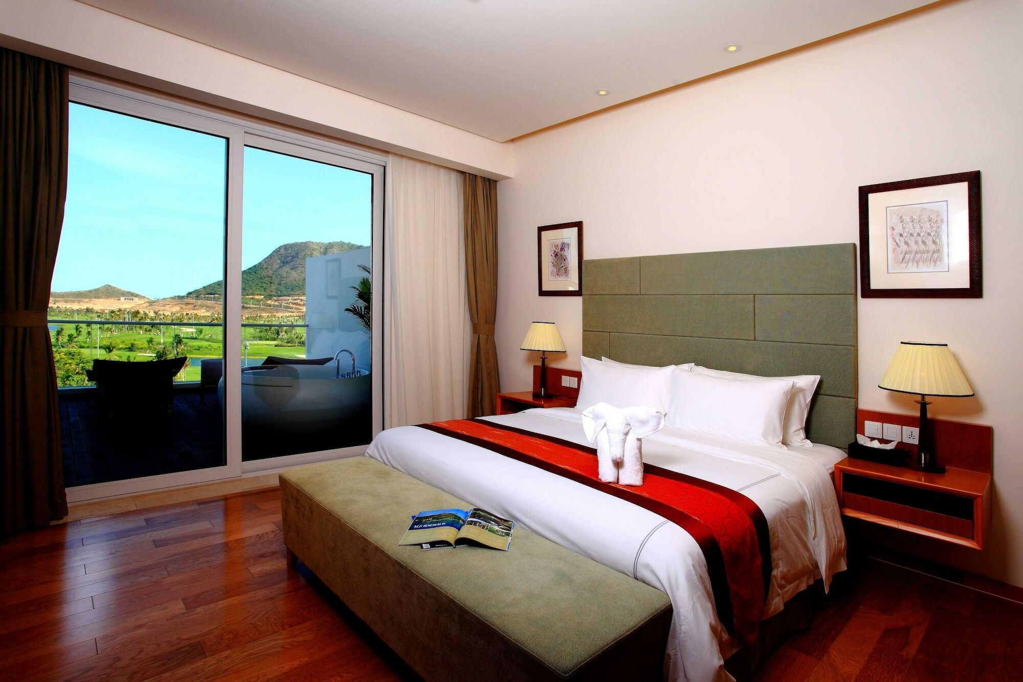 Mingshen Golf & Bay Resort Sanya Buitenkant foto